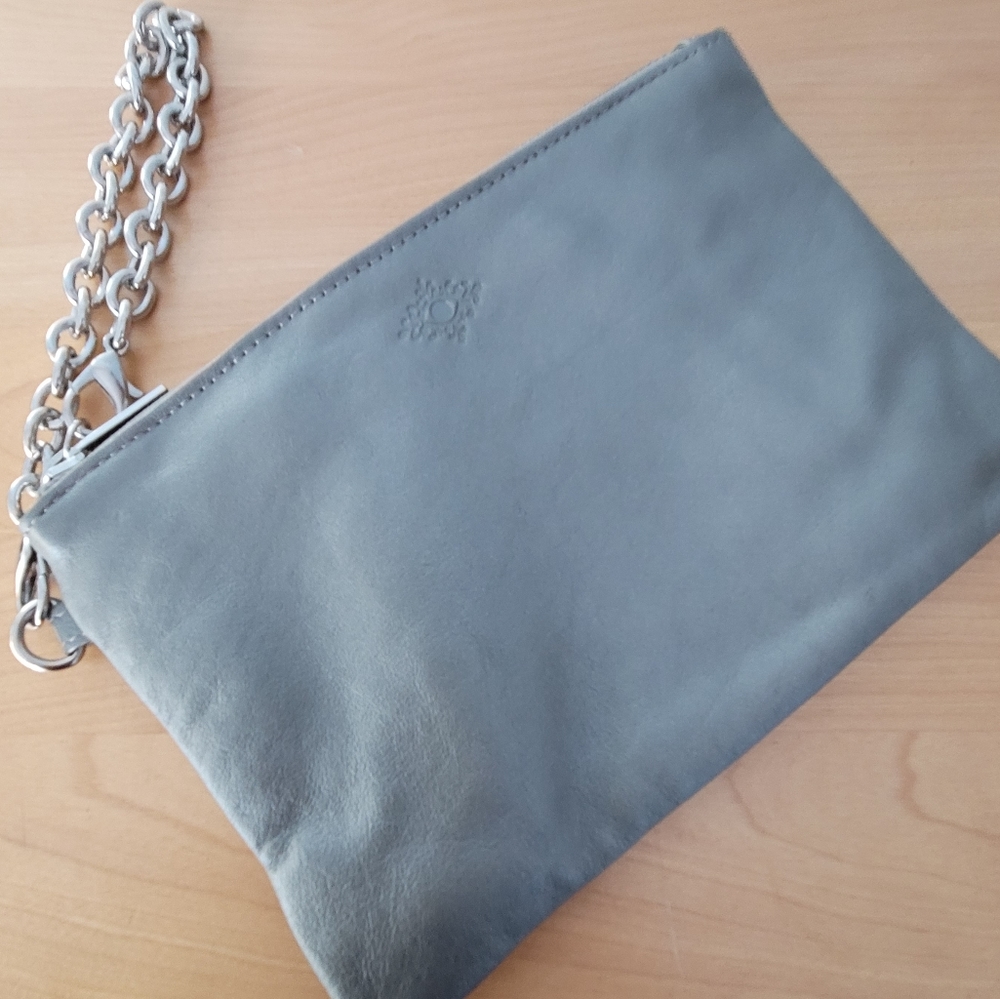 CAROL BRODIE | METALLIC LIGHT GRAY WRISTLET